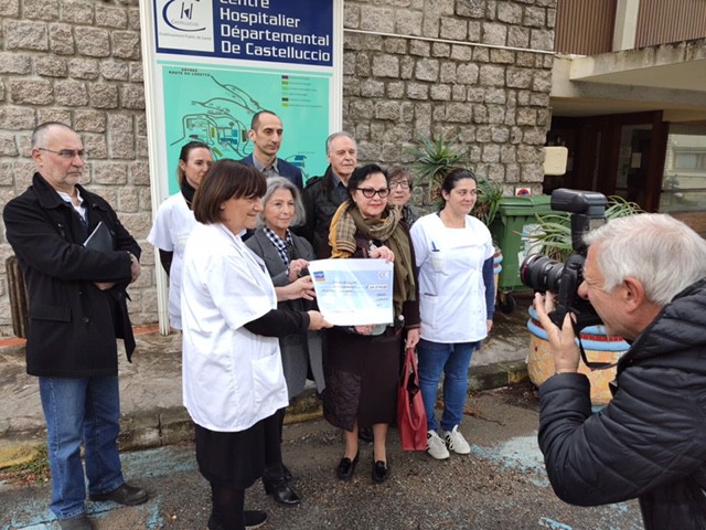 Soutien financier de la Ligue Contre le Cancer au profit du service d'oncologie de notre établissement